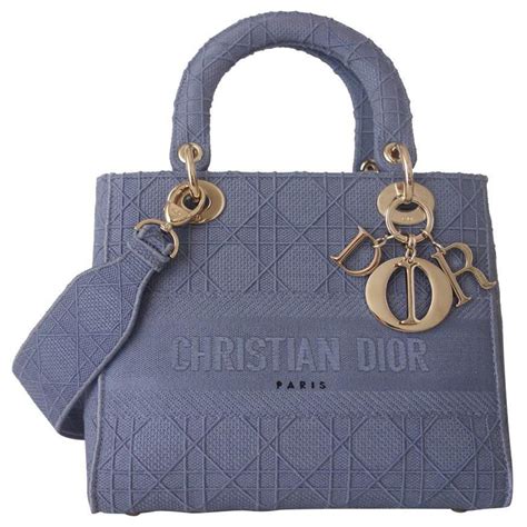 mittelgrosse lady dior tasche|Mittelgroße Lady Dior Tasche.